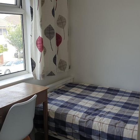 Lovely Modern Single Room Waltham Forest Bagian luar foto